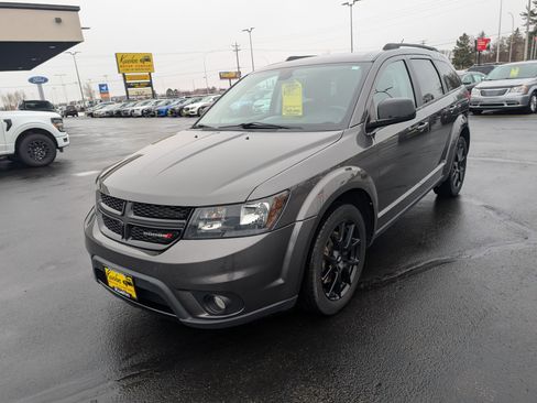 Used 2019 Dodge Journey SE image 4
