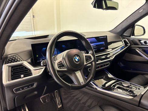 Used 2024 BMW X7 xDrive40i w/ M Sport Package image 4