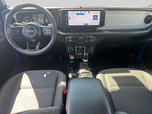 Used 2024 Jeep Wrangler Unlimited AWD/4WD image 14