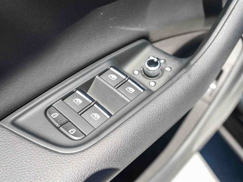 Used 2025 Audi Q7 2.0T Premium w/ Convenience Package AWD/4WD image 23