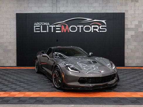 Used 2016 Chevrolet Corvette Z06 w/ 3LZ Preferred Equipment Group RWD image 3