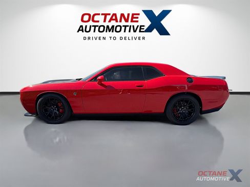 Used 2016 Dodge Challenger SRT Hellcat RWD image 4