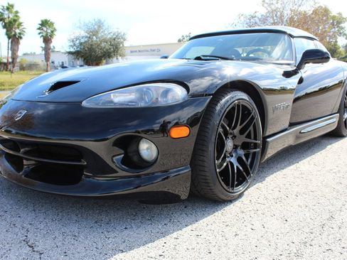 Used 2000 Dodge Viper RT/10 image 2
