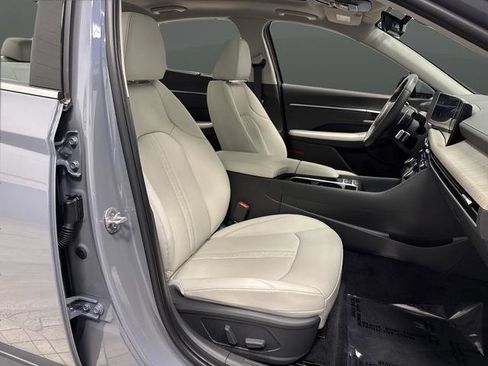 Used 2025 Hyundai Sonata Limited image 31