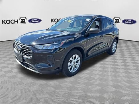 Used 2023 Ford Escape Active w/ Tech Pack #1 AWD/4WD image 3