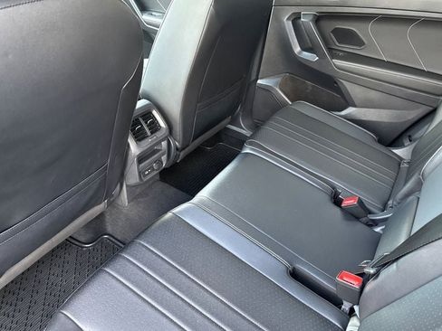 Used 2023 Volkswagen Tiguan SE R-Line image 9