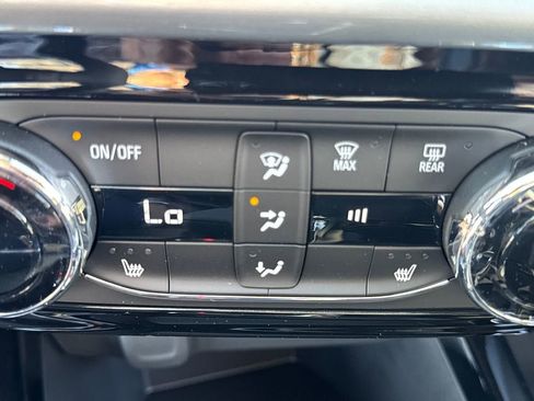 New 2026 Chevrolet Trax LT w/ LT Convenience Package FWD image 19