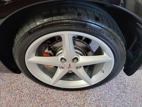 Used 2011 Chevrolet Corvette Coupe w/ 1LT RWD image 7