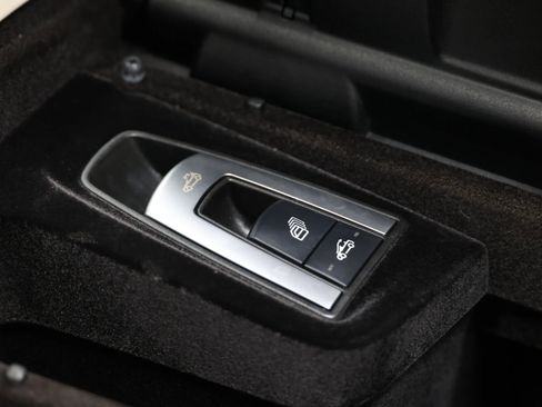 Used 2017 Mercedes-Benz S 550 Cabriolet image 42