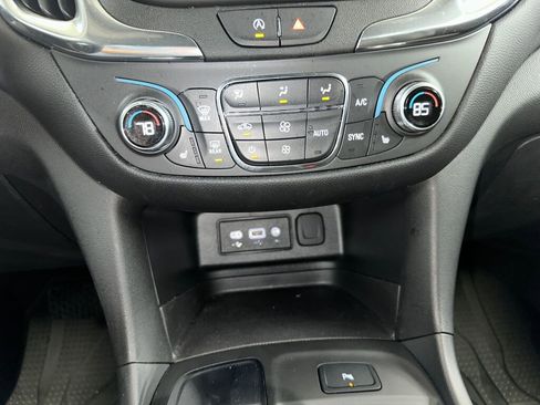 Used 2022 Chevrolet Equinox LT image 13