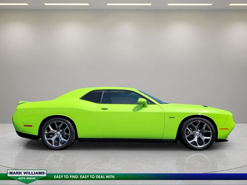 Used 2015 Dodge Challenger R/T w/ Quick Order Package 28B R/T RWD image 2