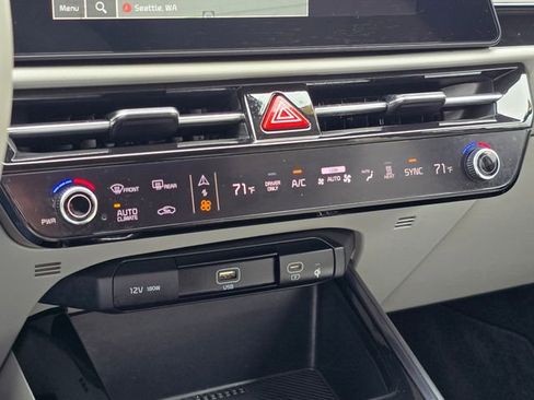 Certified 2023 Kia Niro Wind w/ Wind Preserve Package FWD image 31