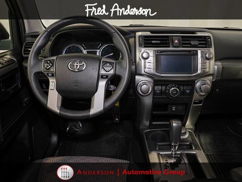 Used 2015 Toyota 4Runner SR5 AWD/4WD image 6