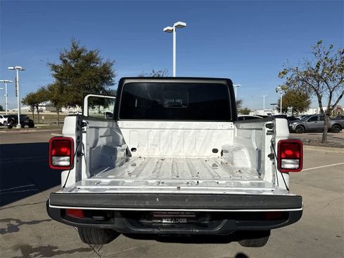 Used 2023 Jeep Gladiator Overland image 22