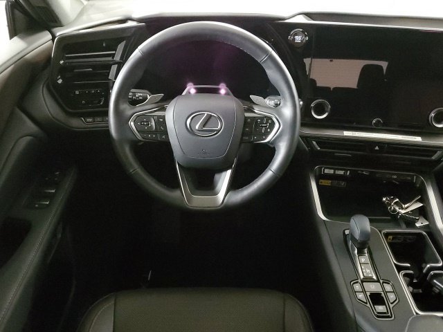 Used 2026 Lexus TX 350 AWD w/ Technology Package image 16