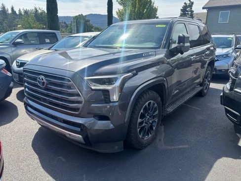 Used 2023 Toyota Sequoia Limited w/ Tow Technology Package AWD/4WD image 4