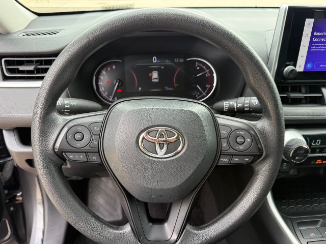 Used 2023 Toyota RAV4 XLE AWD/4WD image 15
