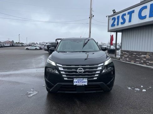 Used 2024 Nissan Rogue SV AWD/4WD image 2