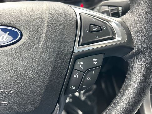 Used 2022 Ford Edge SEL w/ Sport Appearance Package image 25