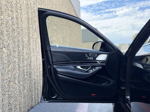 Used 2017 Mercedes-Benz S 550 Sedan image 10