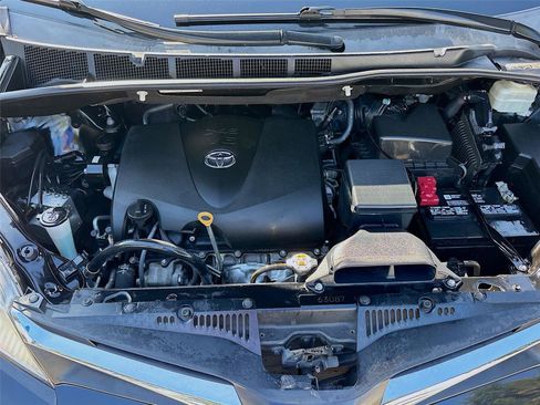 Used 2020 Toyota Sienna LE FWD image 30