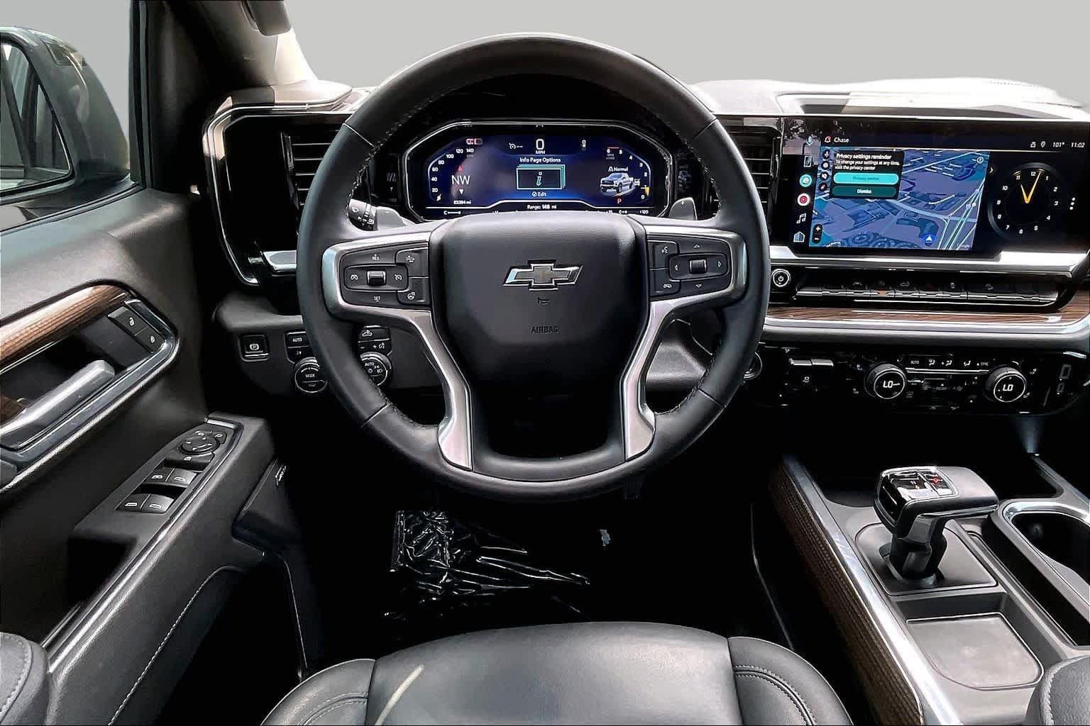 Used 2025 Chevrolet Silverado 1500 LT Trail Boss w/ Convenience Package II AWD/4WD image 10