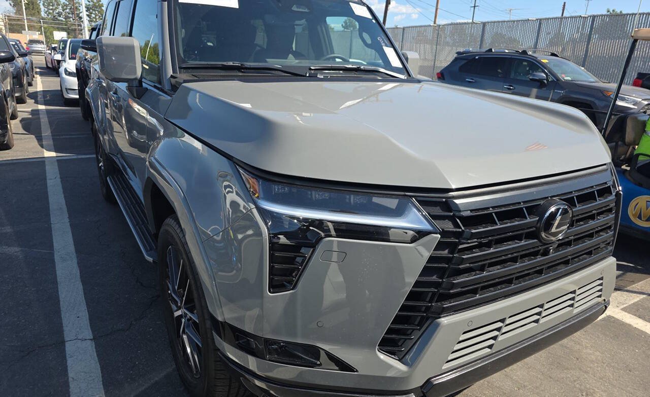 Used 2026 Lexus GX 550 w/ Cold Area Package AWD/4WD image 10