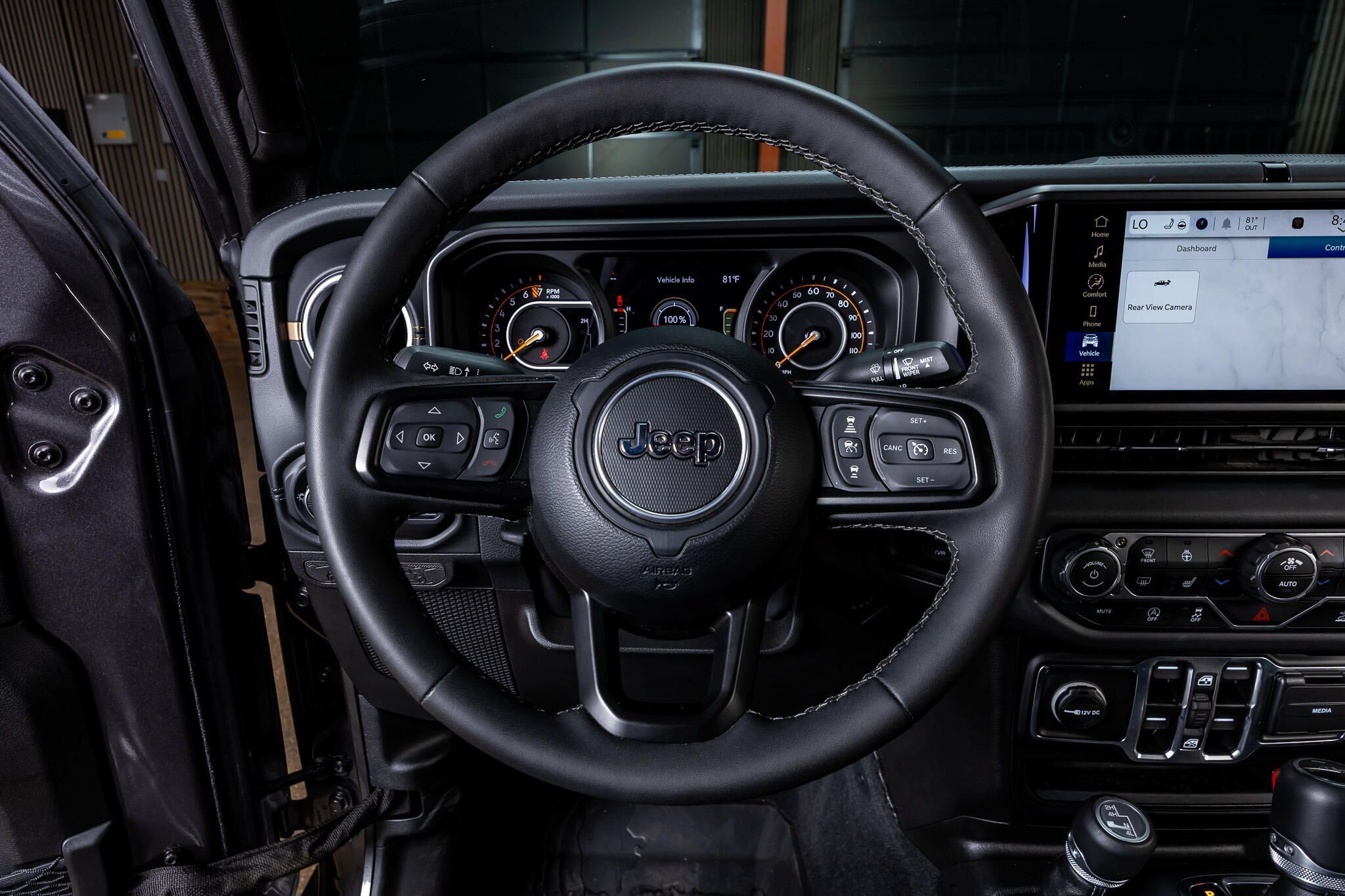Used 2025 Jeep Gladiator Sport AWD/4WD image 16
