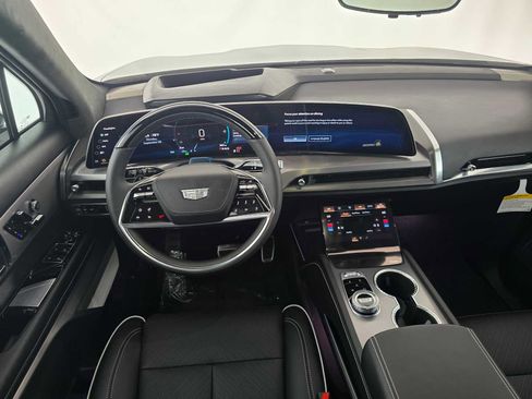 New 2026 Cadillac Lyriq Luxury image 21