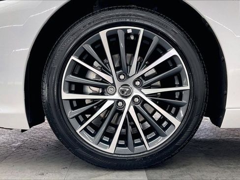 Used 2025 Lexus ES 300h w/ Premium Package image 8