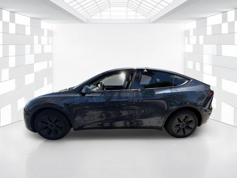 Used 2025 Tesla Model Y Long Range AWD/4WD image 4