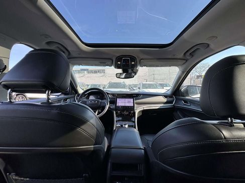 Used 2022 Jeep Grand Cherokee Limited image 19