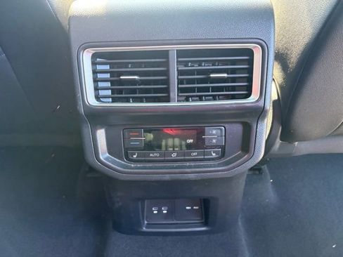 Used 2025 Volkswagen Atlas SEL image 46