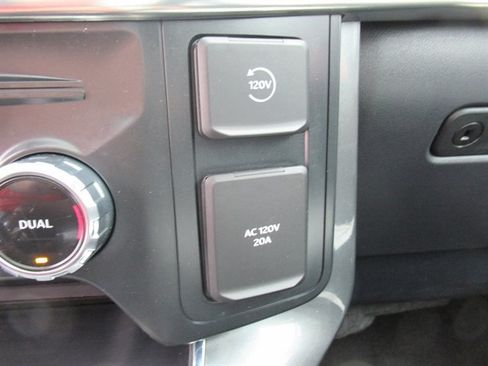 Used 2022 Ford F150 Lariat w/ Equipment Group 502A High image 32