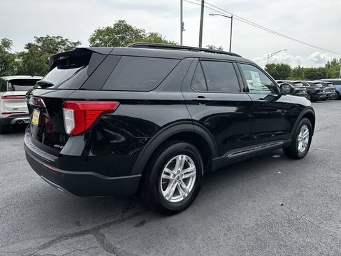 Certified 2023 Ford Explorer XLT w/ Equipment Group 202A AWD/4WD image 7