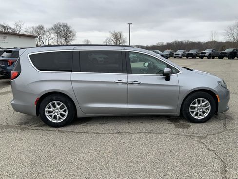 Used 2020 Chrysler Voyager Lxi image 11