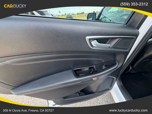 Used 2020 Ford Edge Titanium image 21