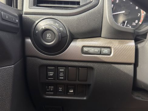 Used 2021 Nissan Titan PRO-4X w/ Pro-4x Convenience Package image 40