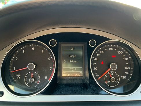 Used 2009 Volkswagen CC Sport FWD image 16