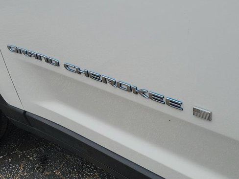 Used 2024 Jeep Grand Cherokee Limited 4xe w/ Trailer Tow Package AWD/4WD image 6