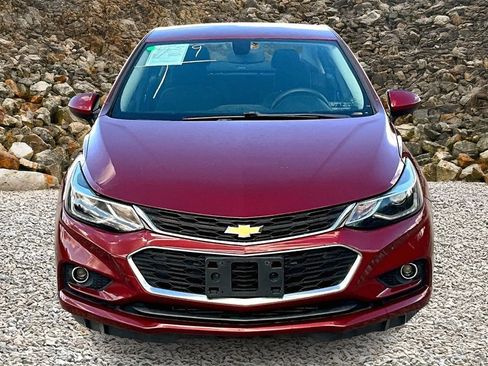 Used 2018 Chevrolet Cruze LT w/ Convenience Package image 3