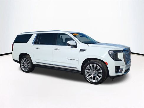 Used 2021 GMC Yukon XL Denali w/ Denali Premium Package image 2