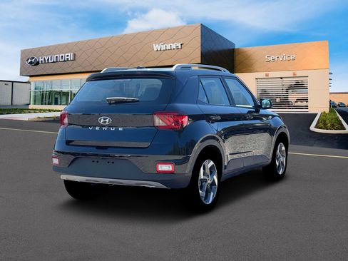 New 2026 Hyundai Venue FWD image 7