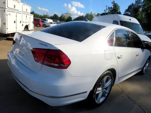 Used 2013 Volkswagen Passat TDI SEL Premium image 4