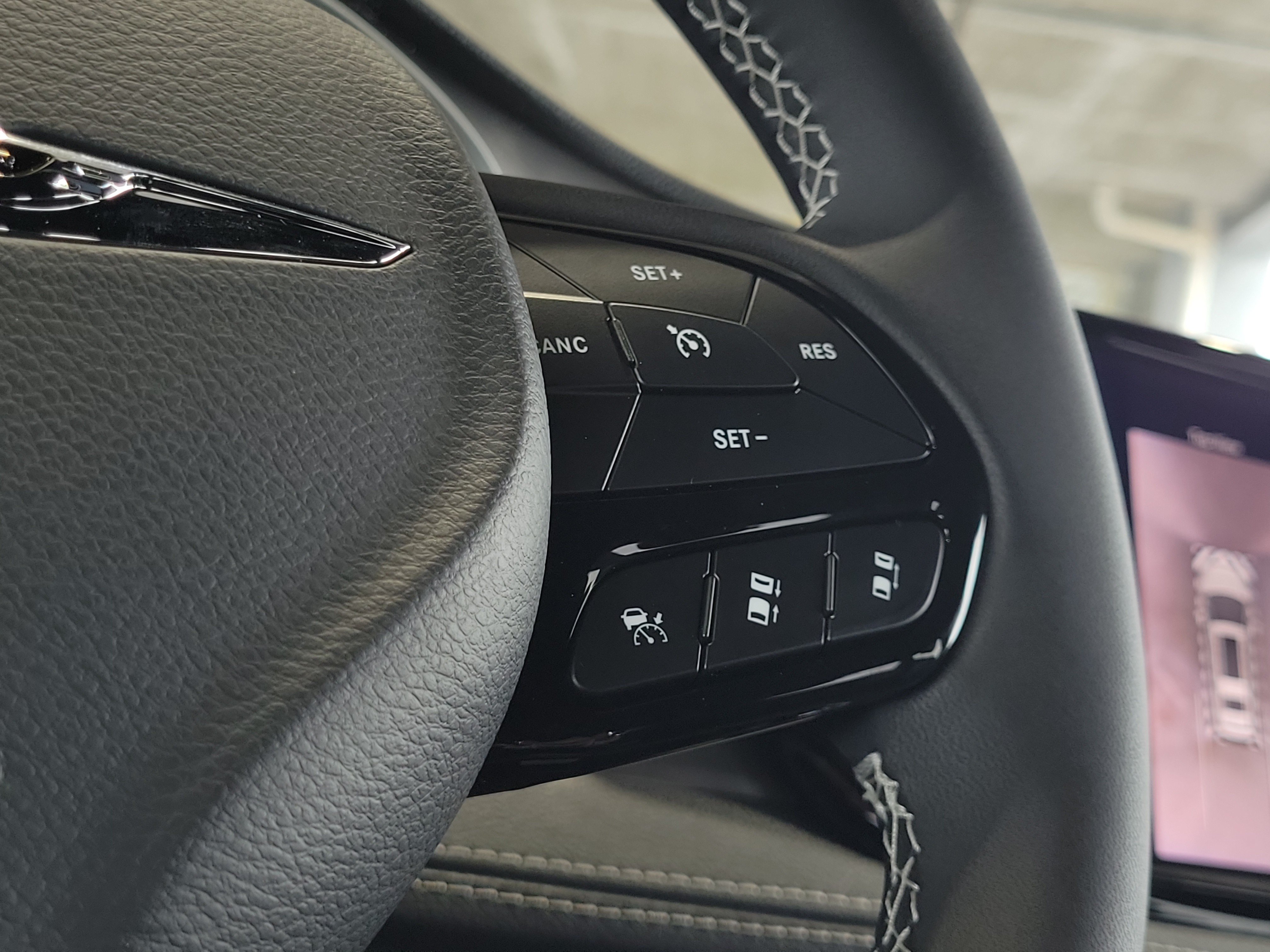 New 2026 Chrysler Pacifica Select w/ S Appearance Package FWD image 23