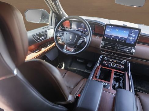 Used 2024 Lincoln Navigator Reserve AWD/4WD image 26
