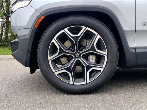 Used 2025 Rivian R1S Adventure AWD/4WD image 5