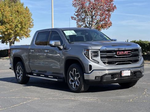 Used 2023 GMC Sierra 1500 SLT w/ SLT Premium Package image 8