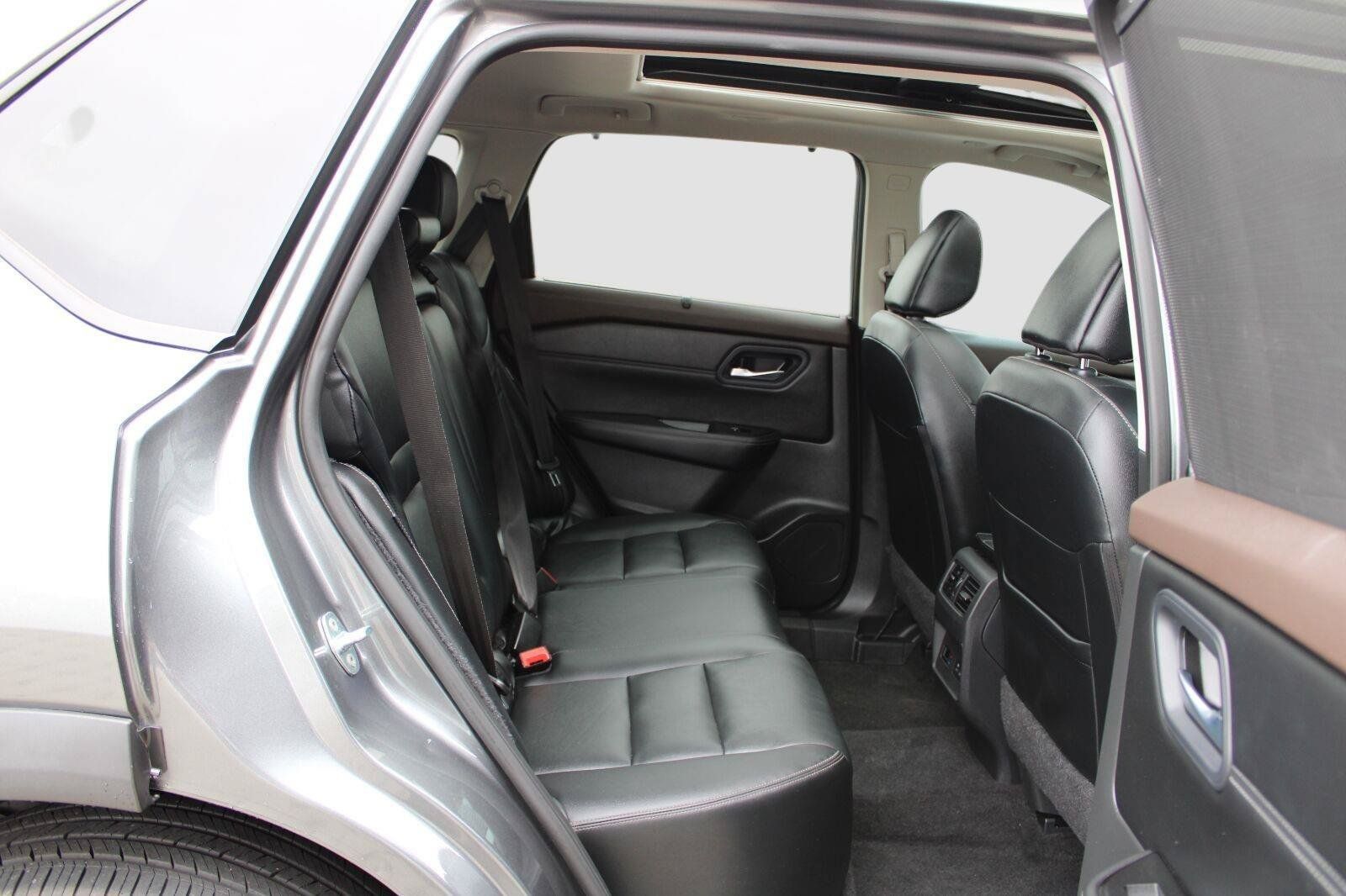 Used 2023 Nissan Rogue SL w/ SL Premium Package FWD image 40