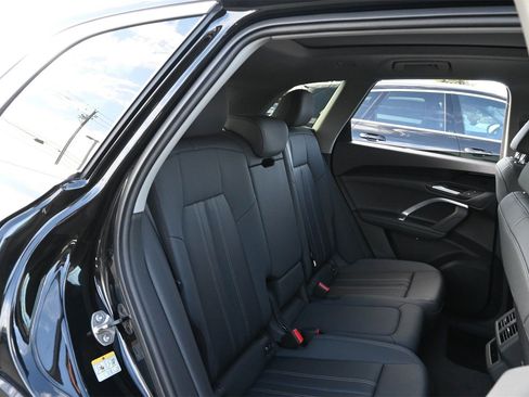 Certified 2025 Audi Q5 Premium w/ Convenience Package image 21